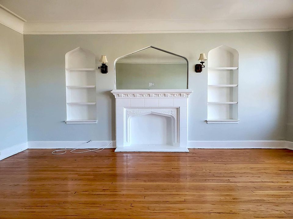 1st image of 6113 N Francisco Ave #1