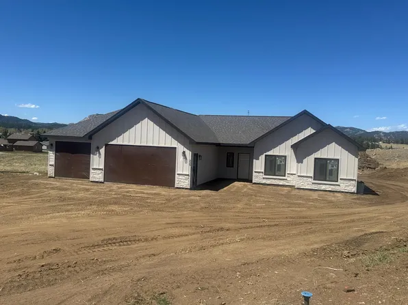229 Stone Hl, Custer, SD 57730