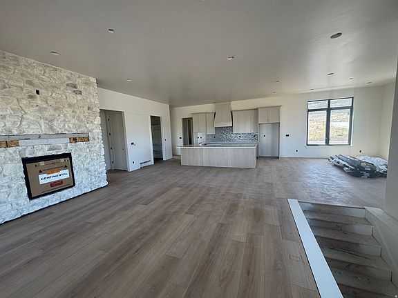 4th image of 931 Blue Sage Dr