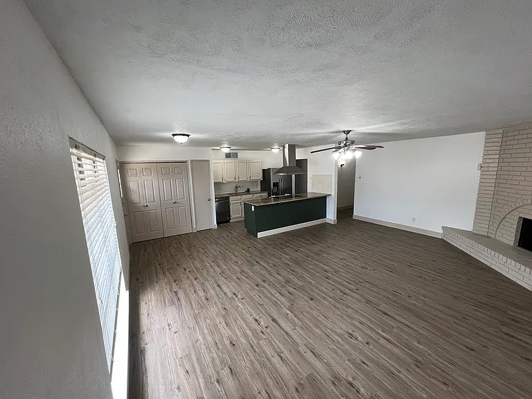 5217 Gates Dr — Photo 3