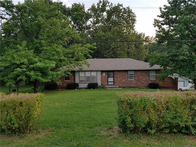 2nd image of 6516 SE Horseshoe Dr