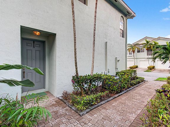 3rd image of 3167 Laurel Ridge Circle