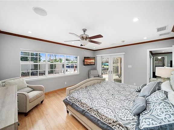 4th image of 1062 SE 22nd Ave