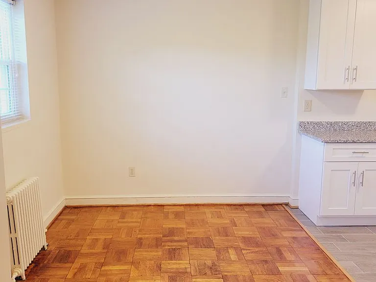 Boulevard Courts Apartments — Photo 19