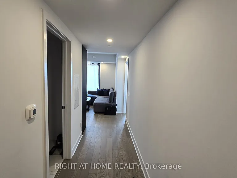 180 George St N #2405 — Photo 2