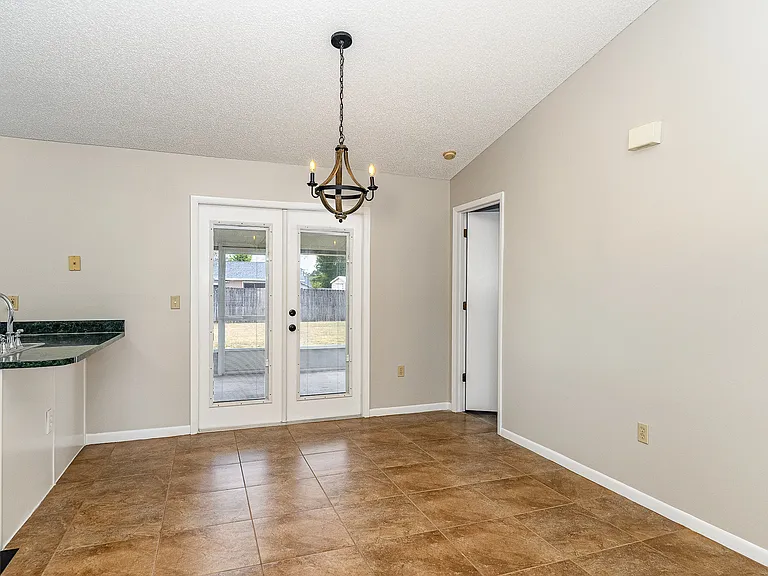 1112 Malone St NW — Photo 6