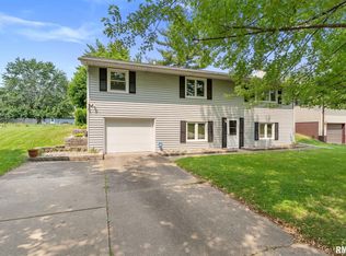 607 Greenway Ave, Colona, IL 61241