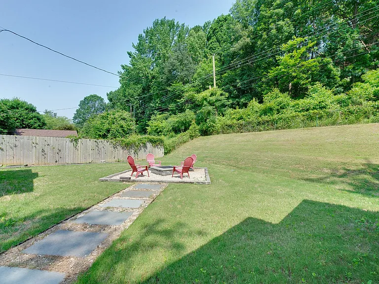 3921 Sheffield Dr — Photo 40