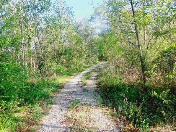 586 Big Pasture Rd, Lake Charles, LA 70607