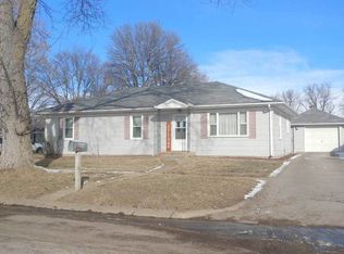 606 E 1st St, Minden, NE 68959