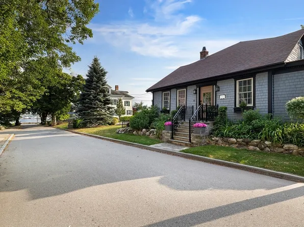 10 Cherry St, Fairhaven, MA 02719