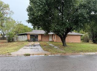 2716 Autumn Ave, Sallisaw, OK 74955