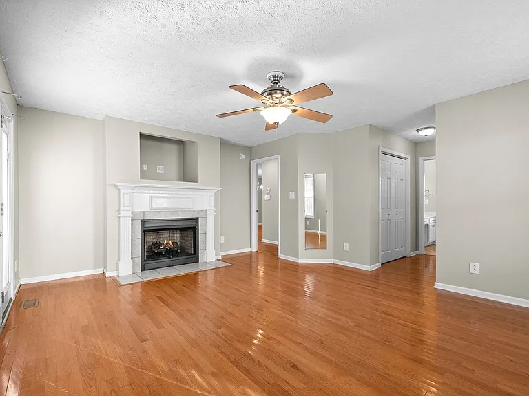 3487 Hickory Glen Dr — Photo 21