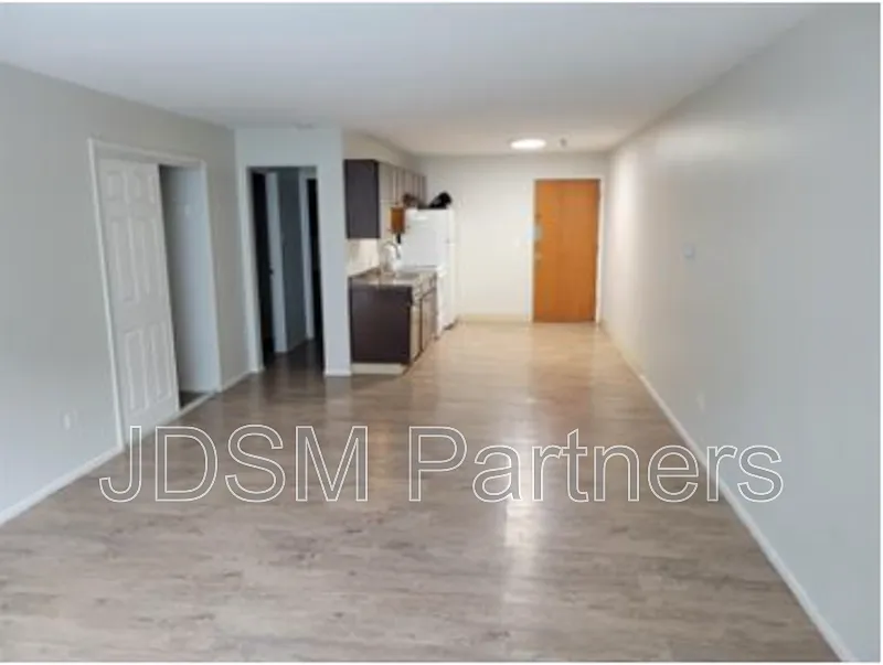 Building Photo - 5605 W Warren Ave #4