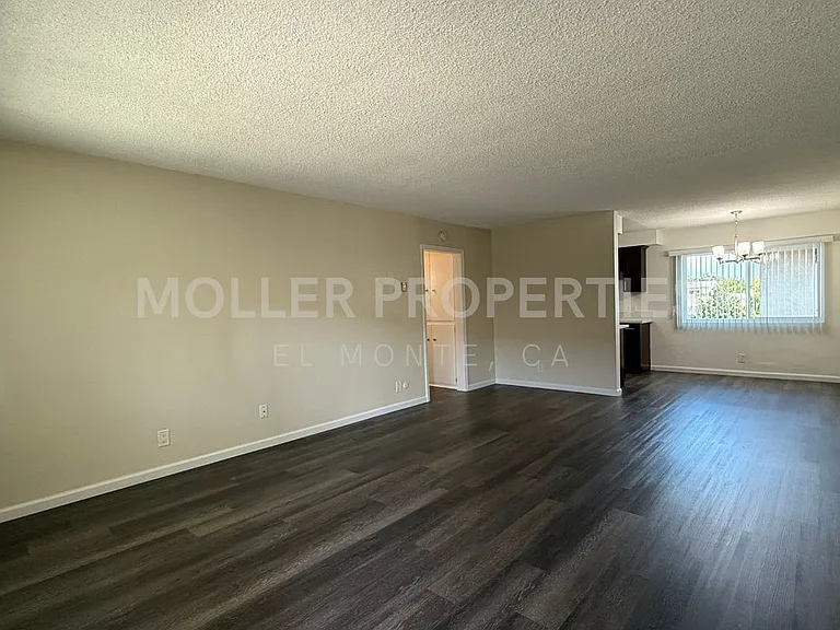 Third St Alhambra 1625 — Photo 3