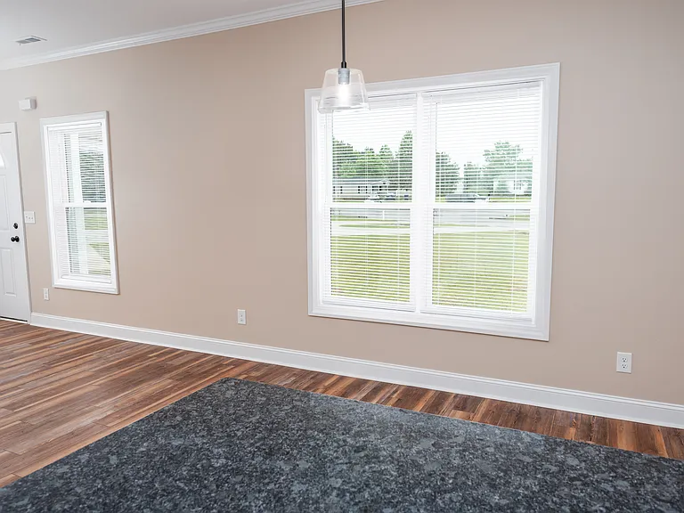 136 Macdonald Blvd — Photo 7