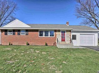 105 Willow View Dr, Carlisle, PA 17013