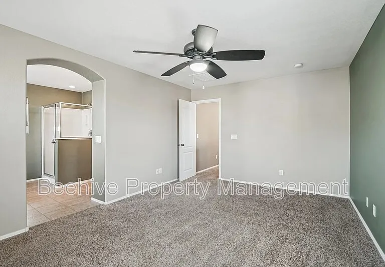 2947 N Evergreen St — Photo 5