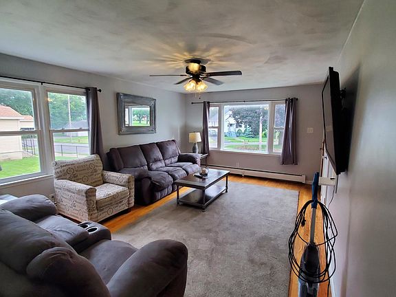 2nd image of 1412 Sophia Ave
