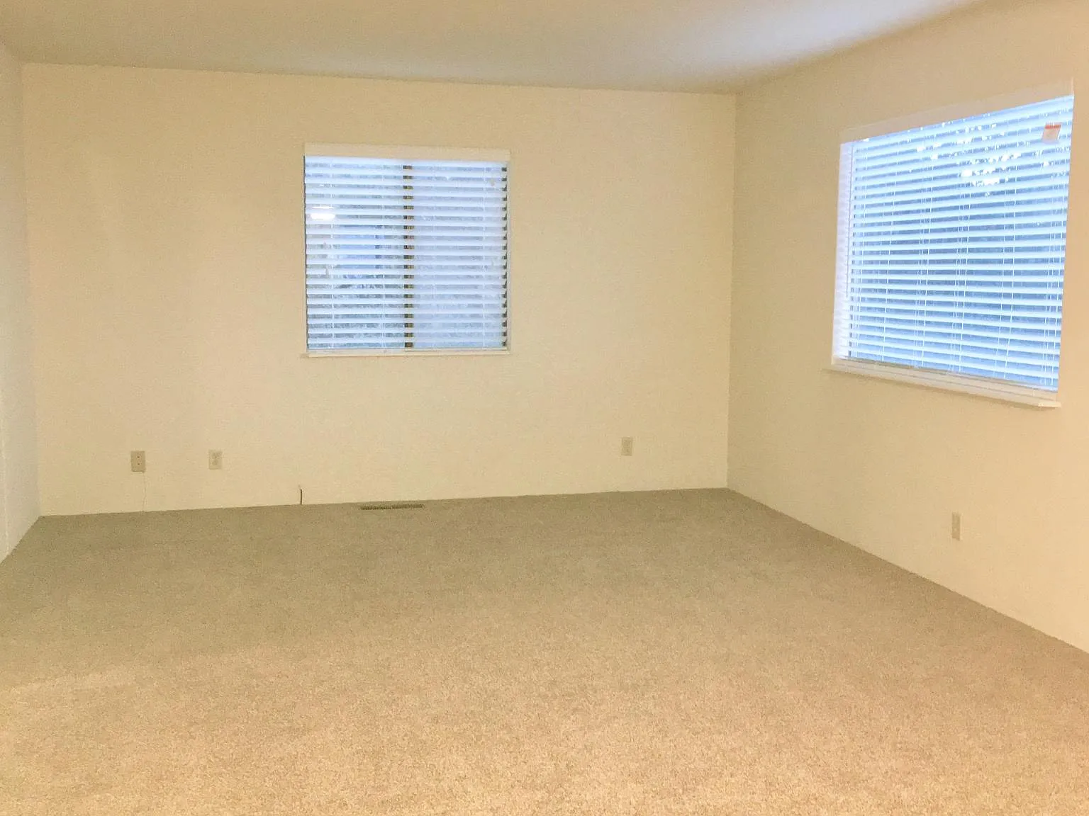 3 bed, 2.5 bath, 2576 sqft, $4,600 — Photo 4