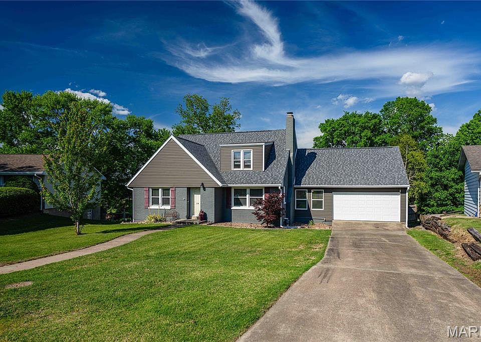 1st image of 24 Camellia Dr