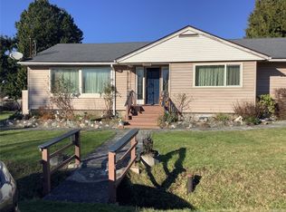 220 17th Ave, Mount Waddington, BC V0N 3E0