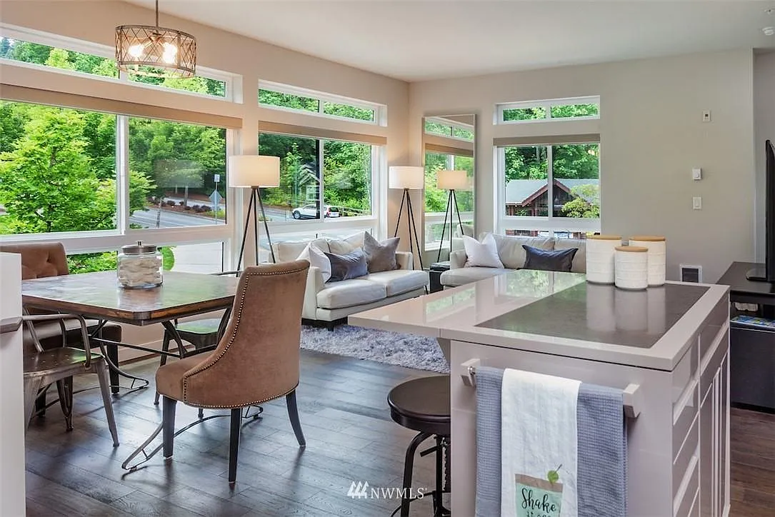2 bed, 1097 sqft, $3,195 — Photo 3