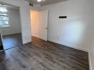 610 SW 10th Ln APT B, Gainesville, FL 32601