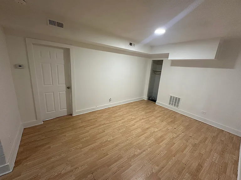 521 May St #1W — Photo 9