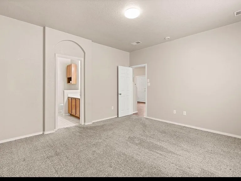 2419 Pelizzano Dr SE — Photo 5