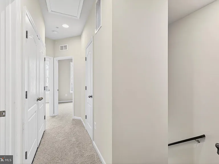 1017 Flester Ln — Photo 18