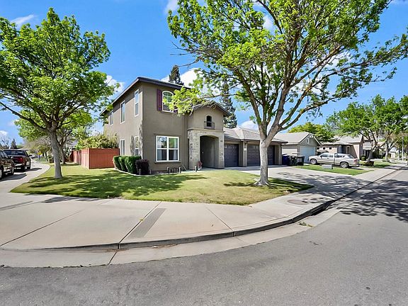 3rd image of 3437 Summer Dr