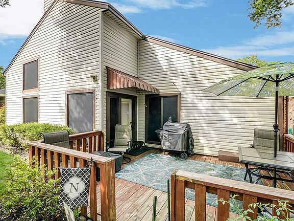 3rd image of 1746 Cloister Dr APT 26