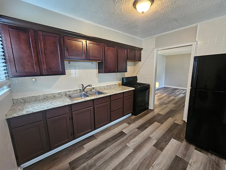 618 Frasier St SE — Photo 5