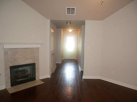3rd image of 3717 Jordan View Dr