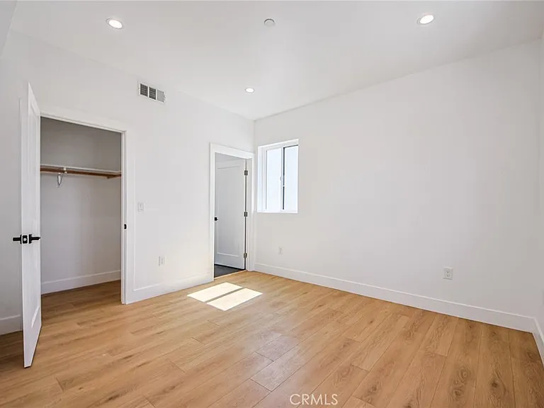 2851 S Victoria Ave #2 — Photo 35