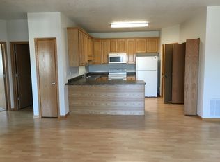 131 Oak Ridge Ave #8, Hills, IA 52235