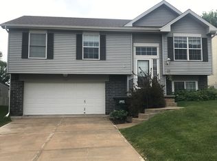 17717 Lillian St, Omaha, NE 68136