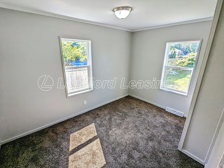 3502 Lowell Ave — Photo 12