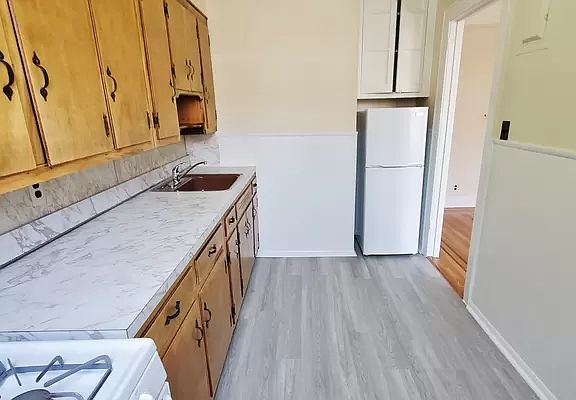 2nd image of 28-29 47th St #2A