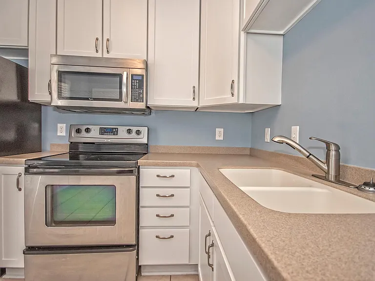 1602 Basildon Rd — Photo 10