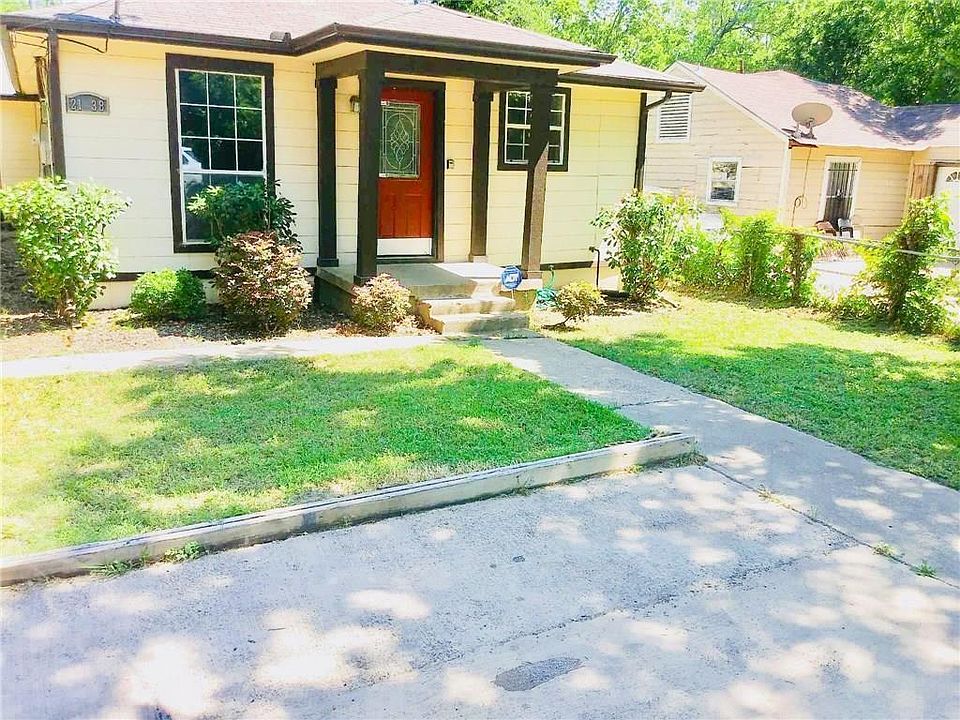 1st image of 2138 Custer Dr