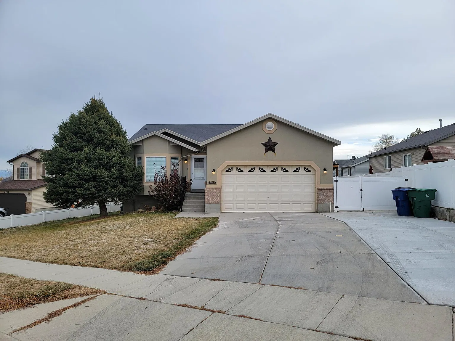 3 bed, 1400 sqft, $2,300 — Photo 1