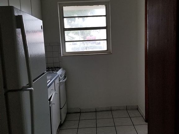 5th image of 1150 71st St APT 1
