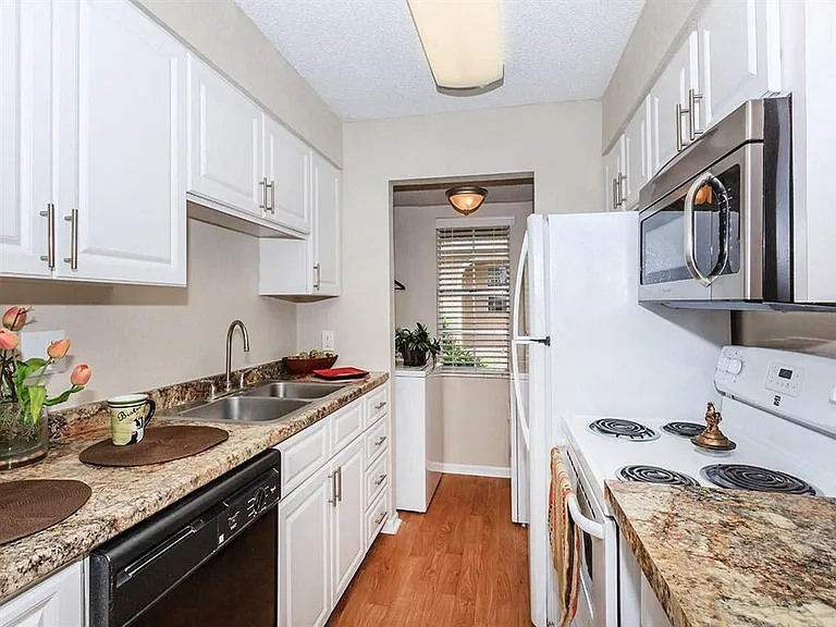 5953 Curry Ford Rd — Photo 3
