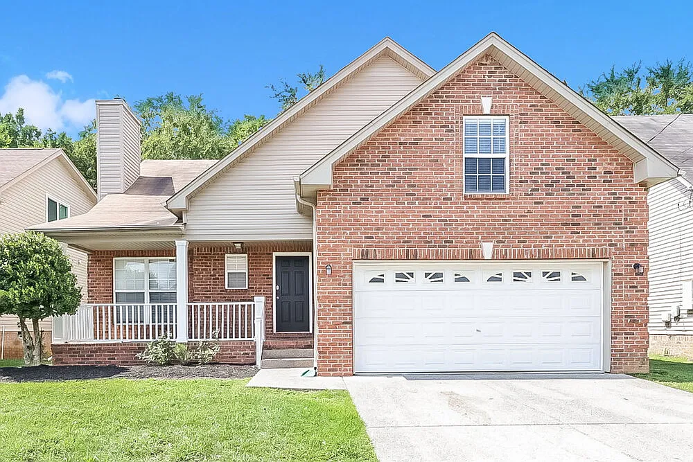 5 bed, 3.0 bath, 2558 sqft, $2,745 — Photo 1