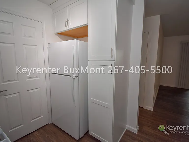 115 Hickory Ct — Photo 3