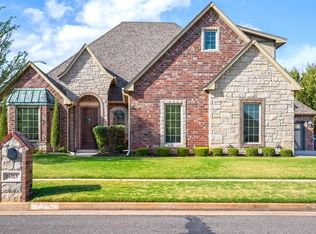 16113 Pointe Manor Ln, Edmond, OK 73013