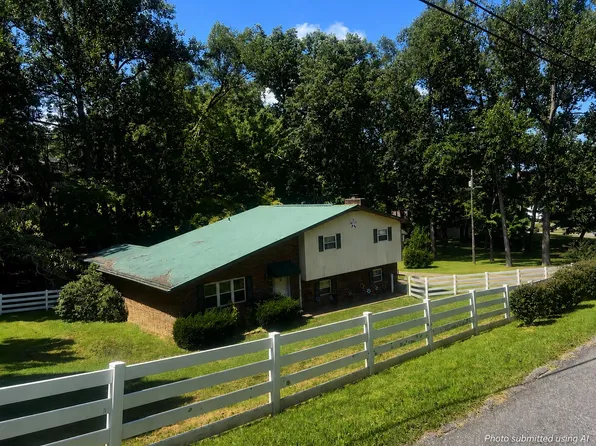 5629 Woodbine Rd, Ashland, KY 41102