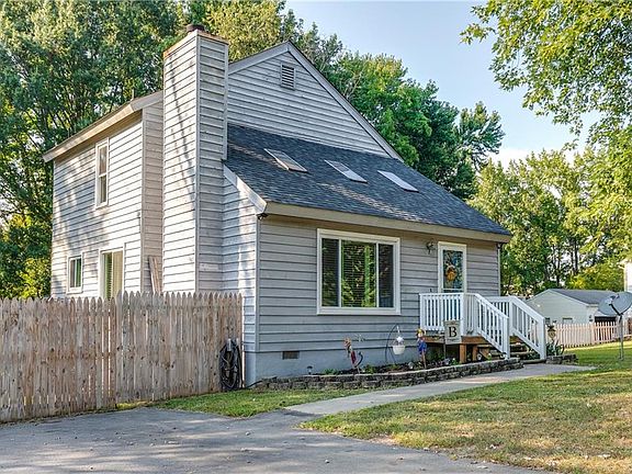 2nd image of 7228 Snaffle Ln